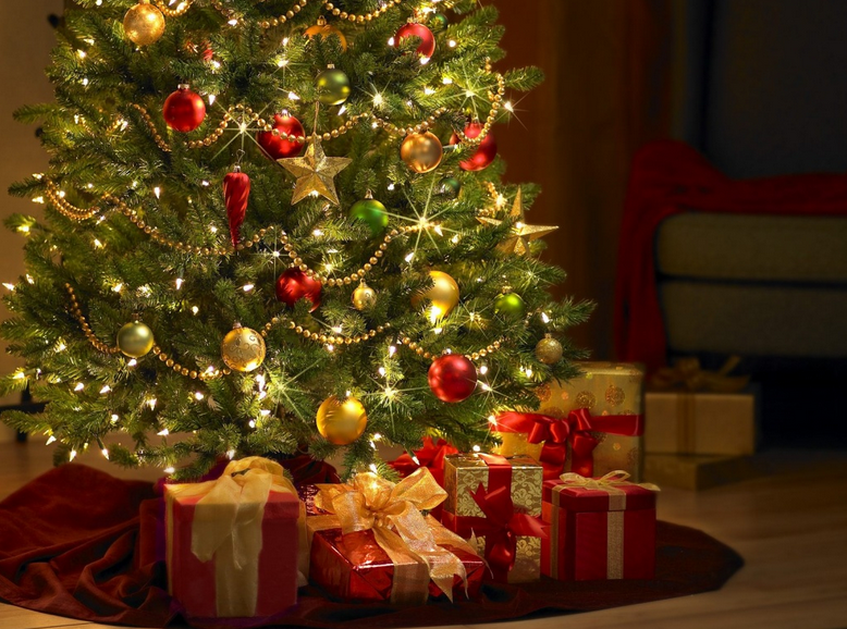 mold on christmas tree